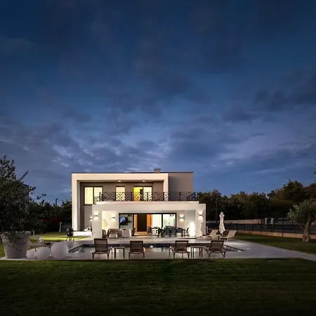 New! Luxury Epic Lumina & Solena 2 Heated Pool Villa *